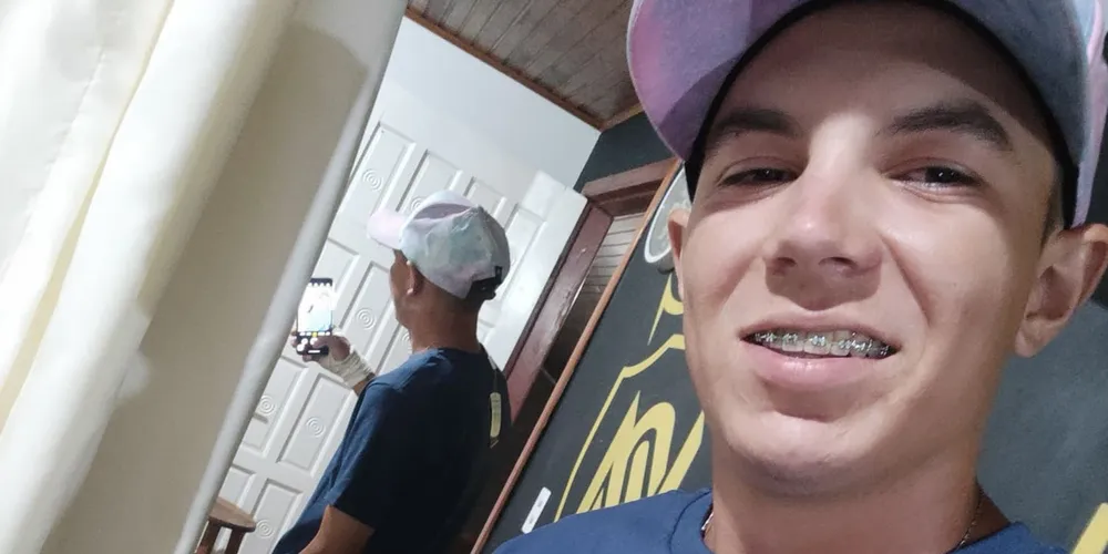 Populares tentaram socorrer a vítima, porém, sem sucesso