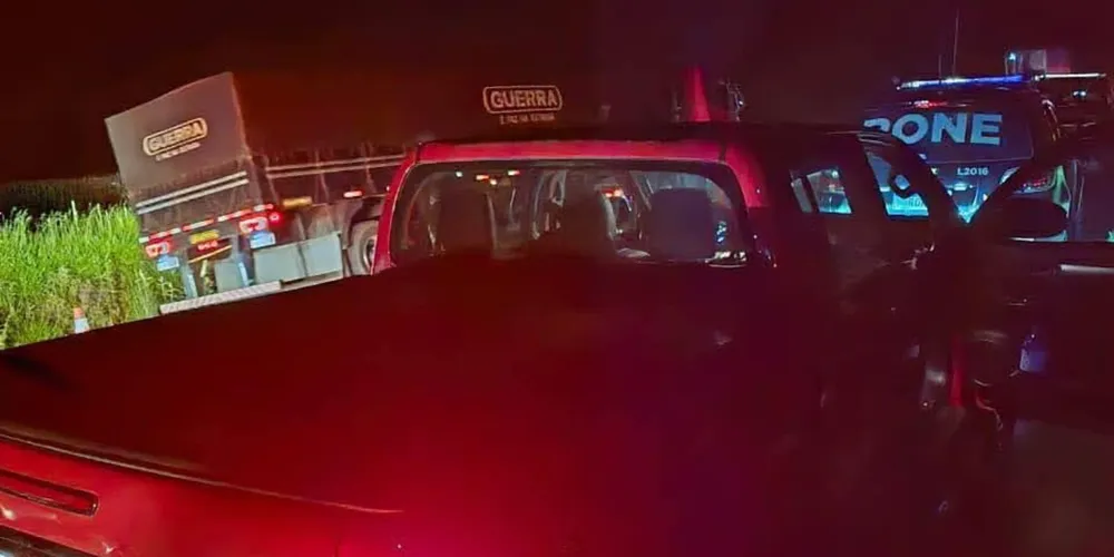 Armas foram apreendidas e o veículo encaminhado à Polícia Civil