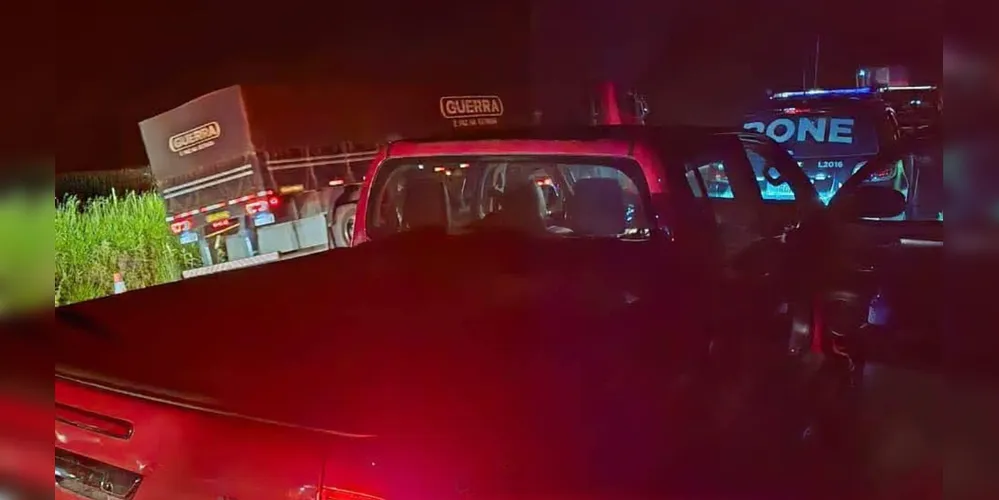 Armas foram apreendidas e o veículo encaminhado à Polícia Civil