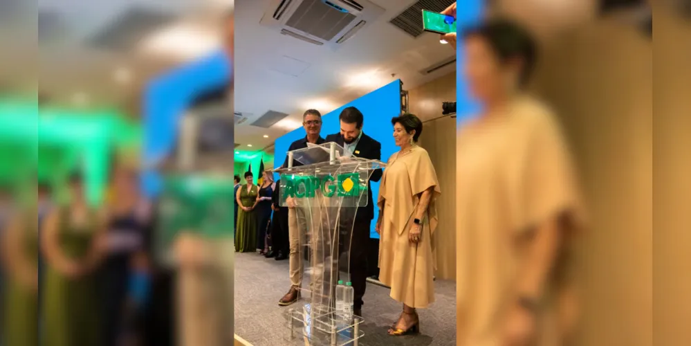 A prefeita de Ponta Grossa, Elizabeth Schmidt e o presidente da Câmara, Julio Küller estiveram presentes no evento