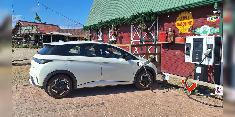 Primeiro eletroposto G-Charge está localizado no Letts Road, na BR-376