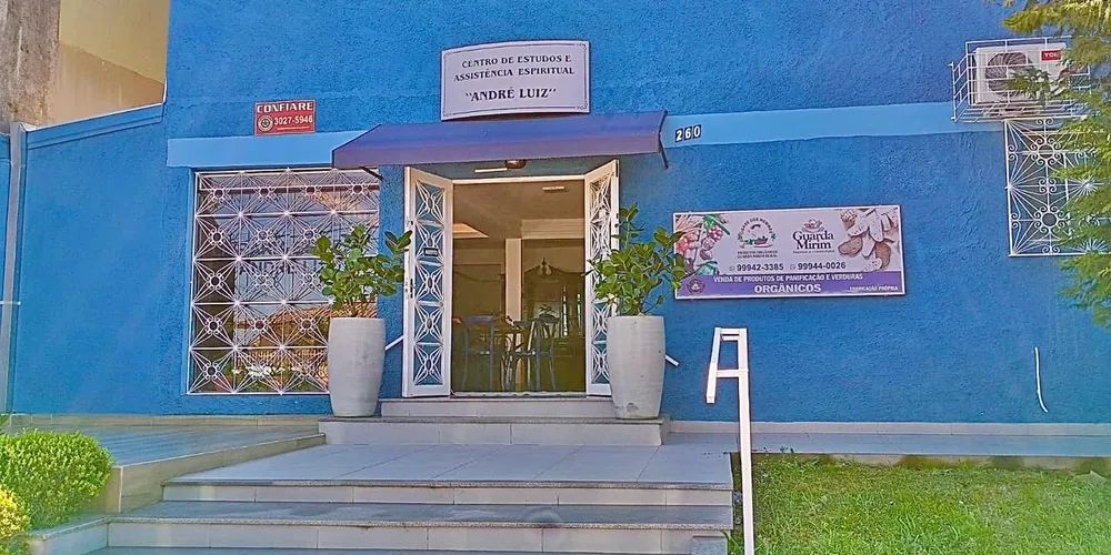 Entre os itens disponíveis, estão mais de 200 smartphones, além de eletrodomésticos, eletrônicos, roupas novas, brinquedos e materiais de pesca