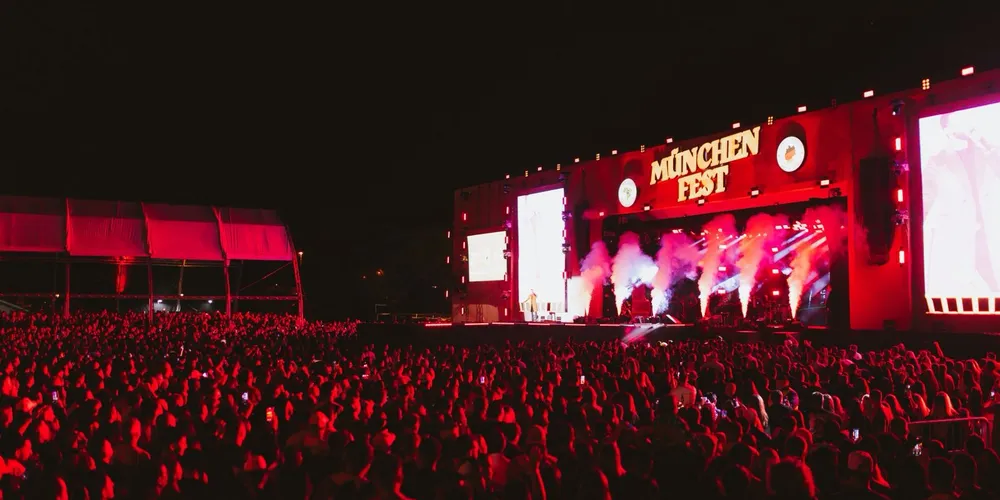 O cantor Gusttavo Lima se apresentou ao público da Münchenfest em 2025