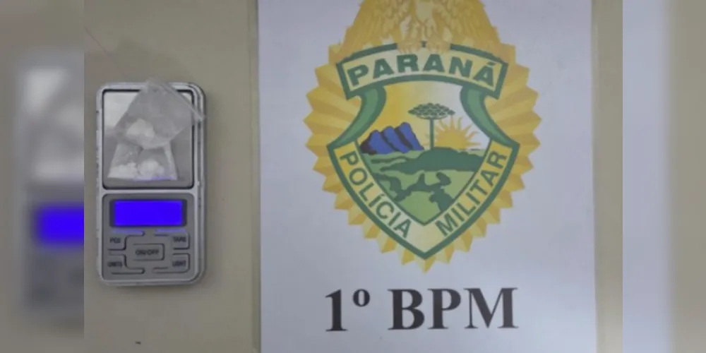 Certa quantia de droga foi encontrada com o homem, que foi detido