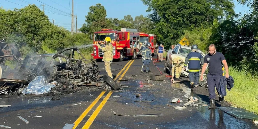 O motorista do caminhão, que morreu ainda no local, tinha 45 anos
