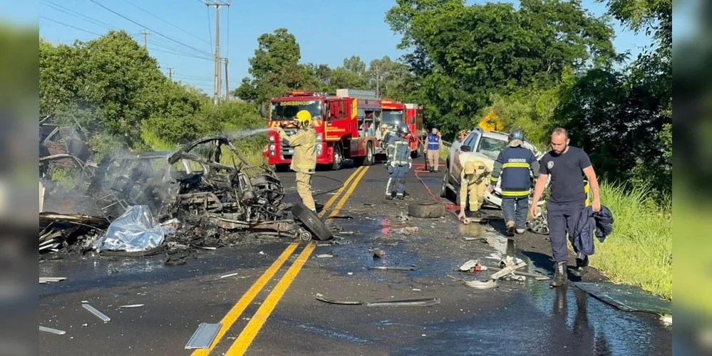 O motorista do caminhão, que morreu ainda no local, tinha 45 anos