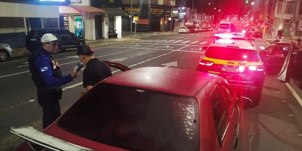 O teste de bafômetro do idoso constatou 0,56 mg/l, configurando crime de trânsito