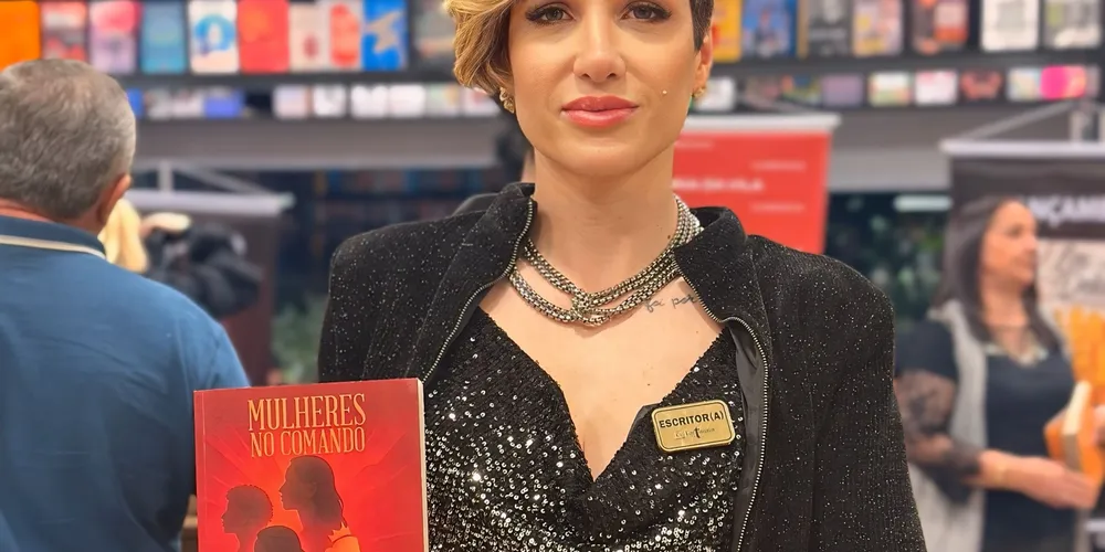 No capítulo assinado por Tati, intitulado “Da Feira ao Comando”, a autora descreve parte da sua formação pessoal e profissional