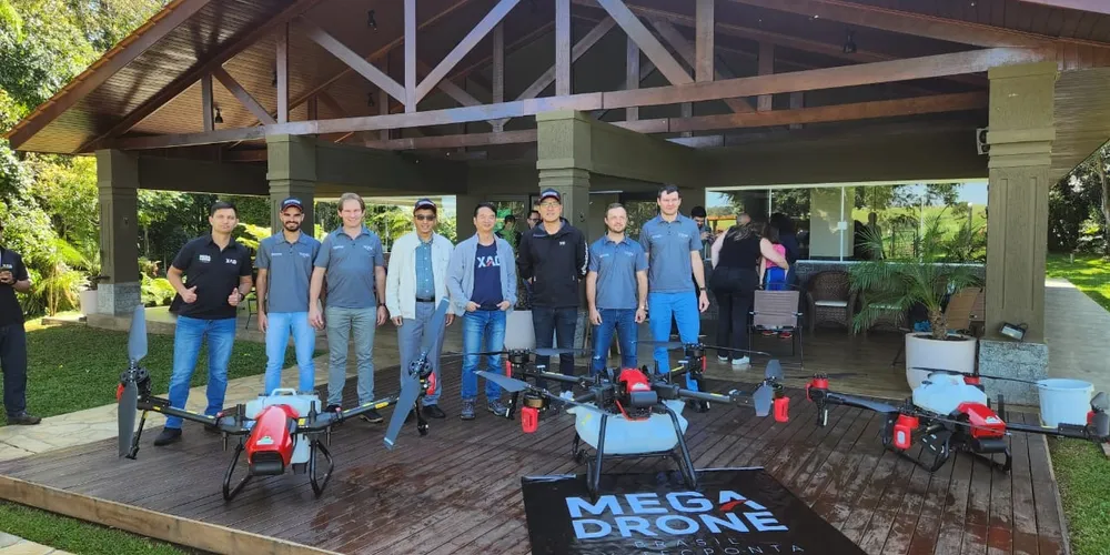 Uma das empresas que contribuiu para essa popularização dos drones no meio rural no Brasil é a ponta-grossense Megadrone