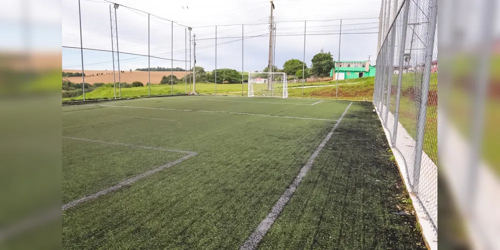 Trabalhos realizados incluem, por exemplo, intervenções no gramado sintético e conserto e pintura das traves