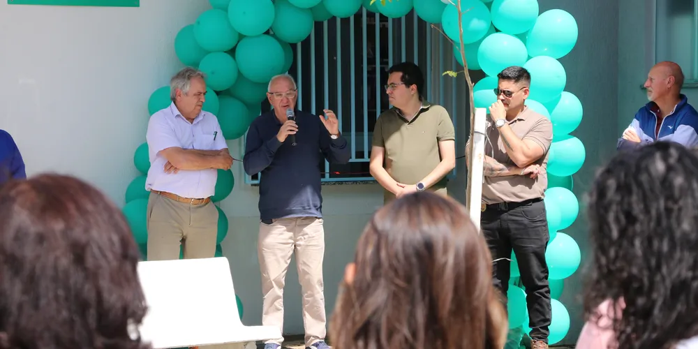 Solenidade de abertura contou com a presença do prefeito, secretários, vereadores e servidores da Saúde