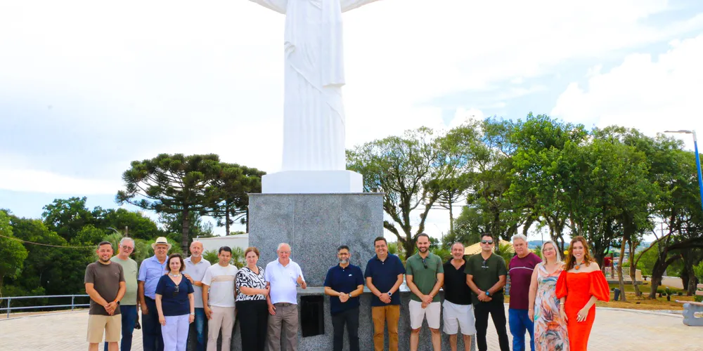 A obra de revitalização do Morro do Cristo foi inaugurada neste domingo (28)