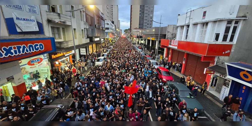 Evento reuniu milhares de fiéis neste sábado em Ponta Grossa