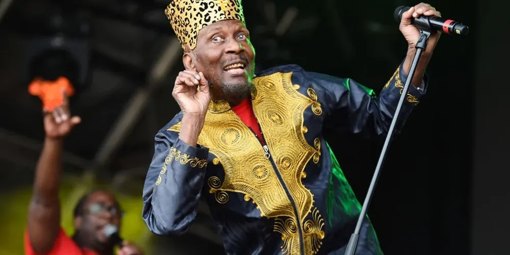Jimmy Cliff, ícone do reggae, morreu aos 81 anos.