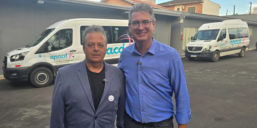 O presidente da Apacd em Ponta Grossa, "Toco", e o vereador Julio Küller (MDB)