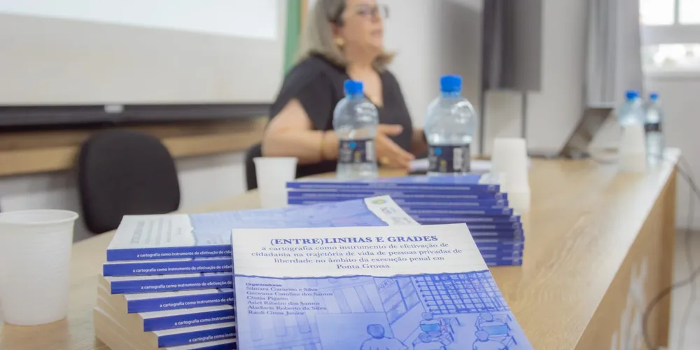 Lançamento do livro aconteceu no último dia 18