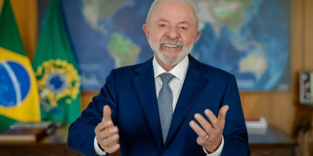 Pronunciamento foi feito em rede nacional neste domingo (30)