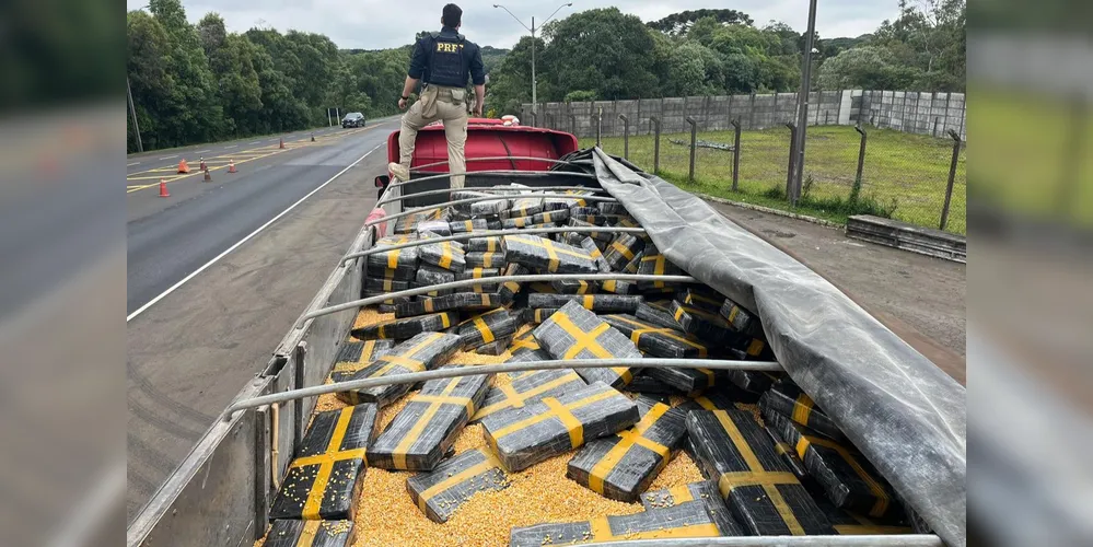 Droga estava escondida no compartimento de carga