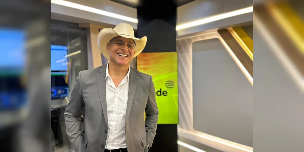 O secretário da Indústria, Comércio e Serviços do Paraná, Marco Brasil, esteve presente na sede do Grupo aRede