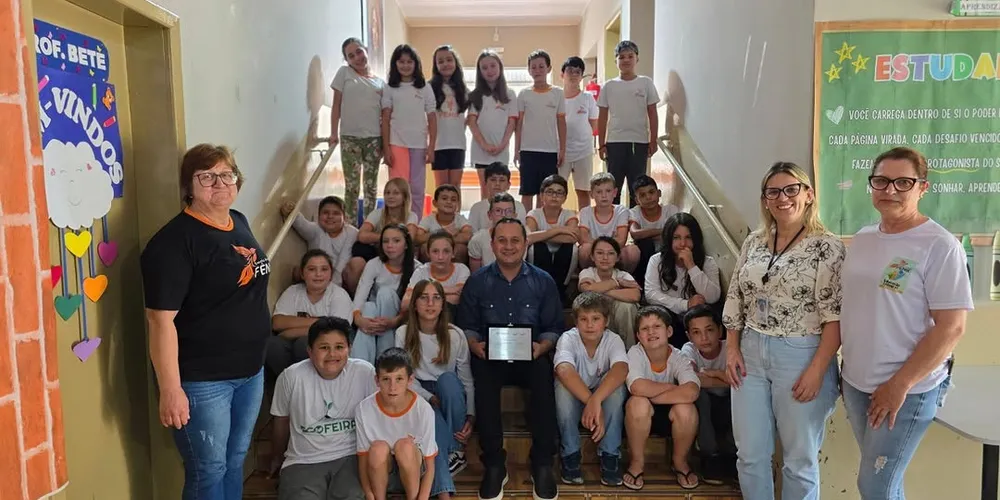 O prefeito esteve com os alunos nessa quarta-feira (05)