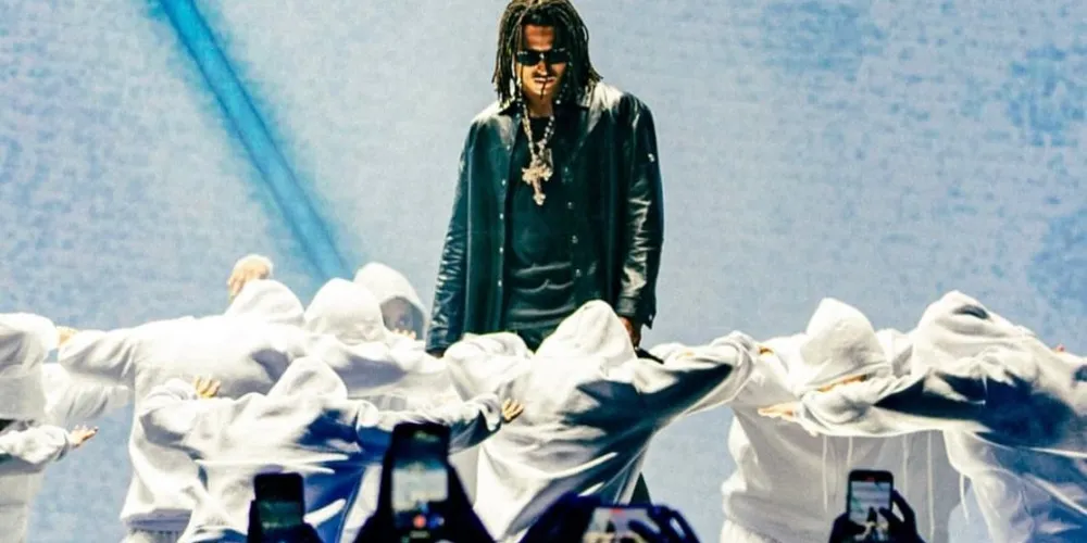 Artista se apresenta nesta sexta