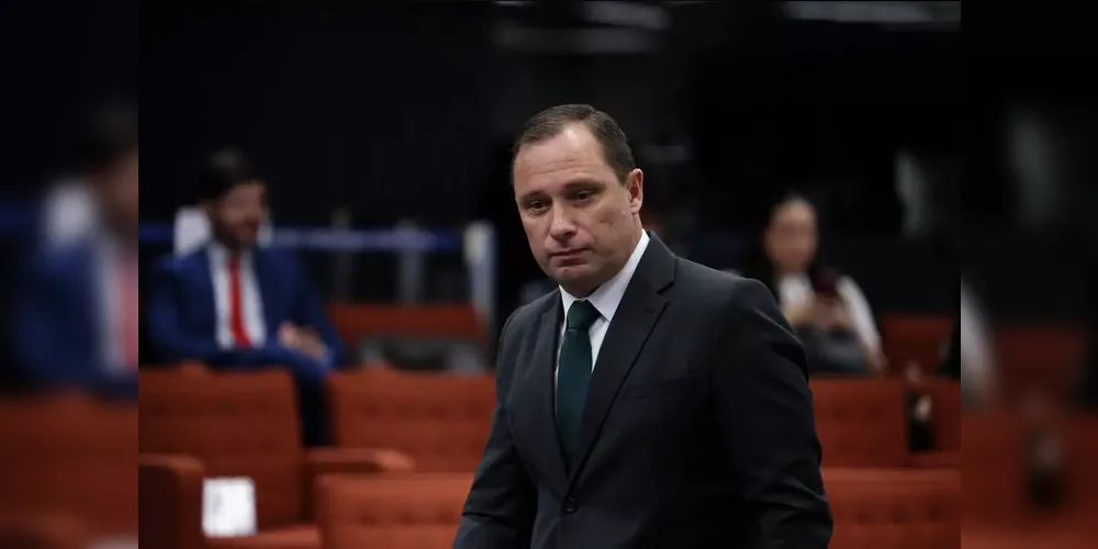 De acordo com a determinação, após a audiência, o tenente-coronel terá a tornozeleira removida