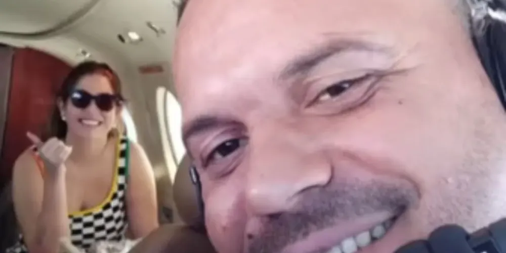 Marília Mendonça e copiloto Tarciso Pessoa Viana em foto desconhecida antes do acidente