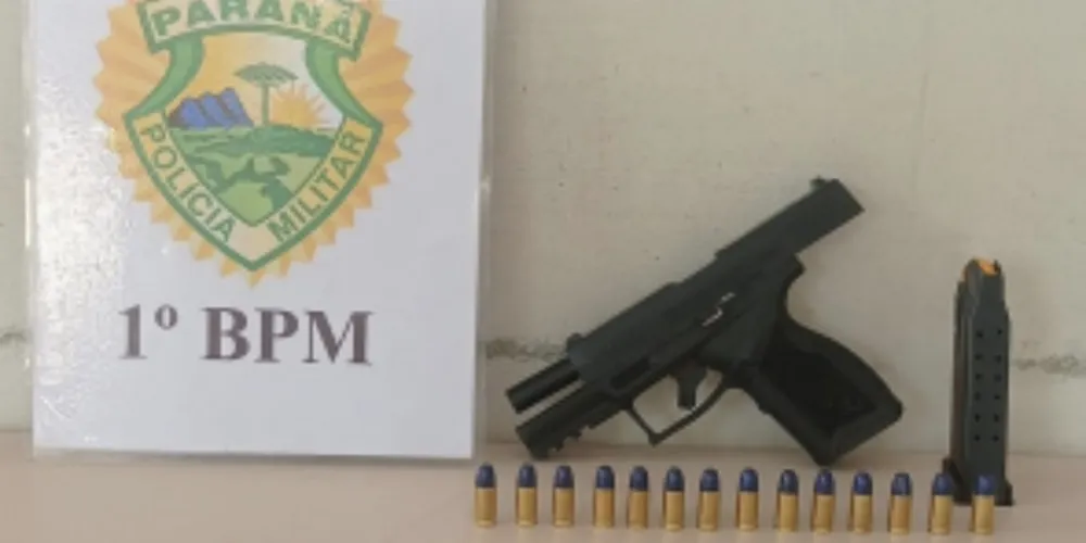 A arma foi apreendida