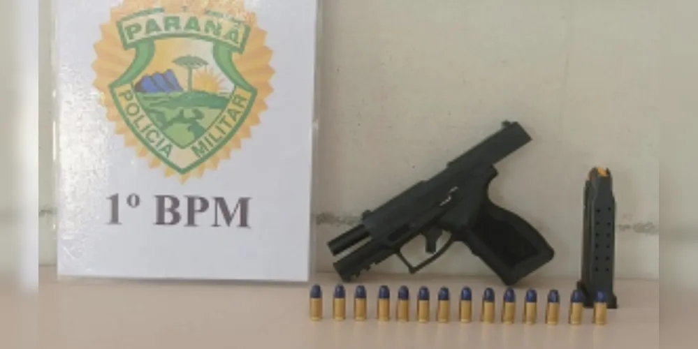 A arma foi apreendida