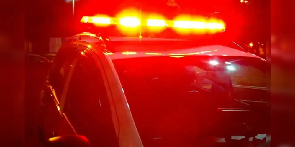 Uma mulher procurou a polícia para denunciar o namorado