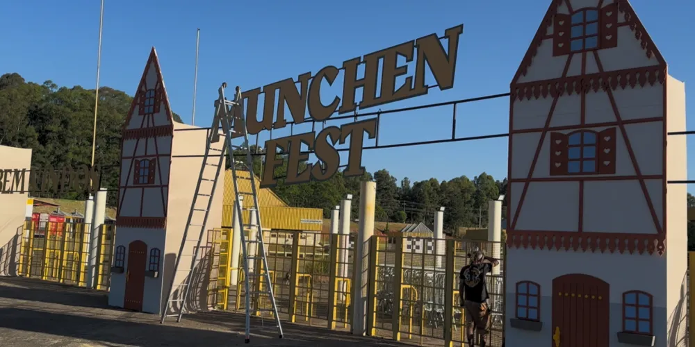 Estrutura de entrada da 34ª Münchenfest é revelada durante montagem do local