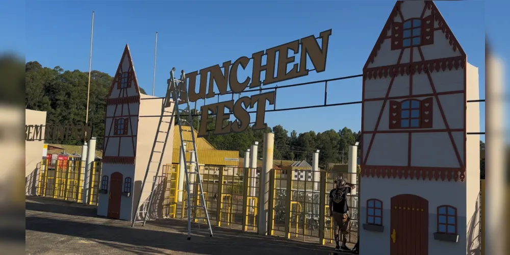 Estrutura de entrada da 34ª Münchenfest é revelada durante montagem do local