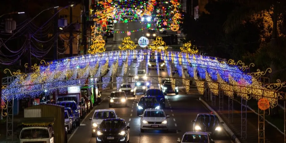Natal ‘Feliz Cidade’ iluminou 13 locais de Ponta Grossa