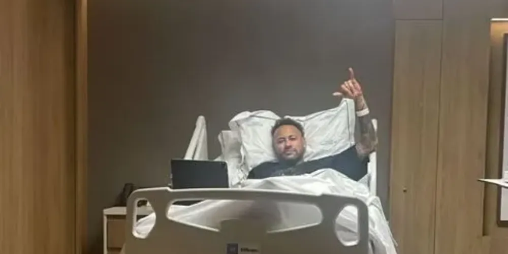 Neymar publica foto no hospital MaterDei, na capital mineira