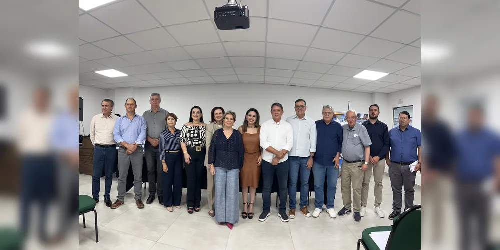 A cerimônia também celebrou a inauguração da nova sede da Associação dos Municípios dos Campos Gerais