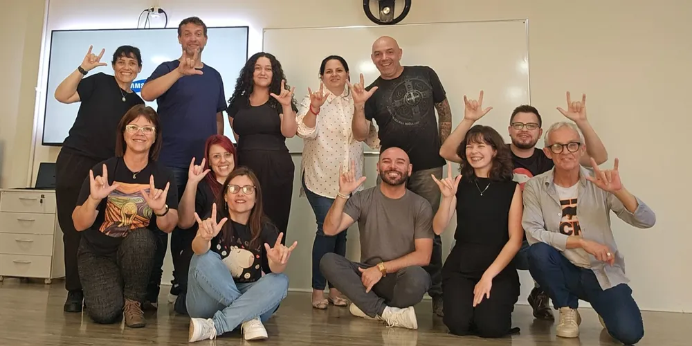 Organização Não Governamental (ONG) Doutores Palhaços SOS Alegria realizou a oficina em Libras