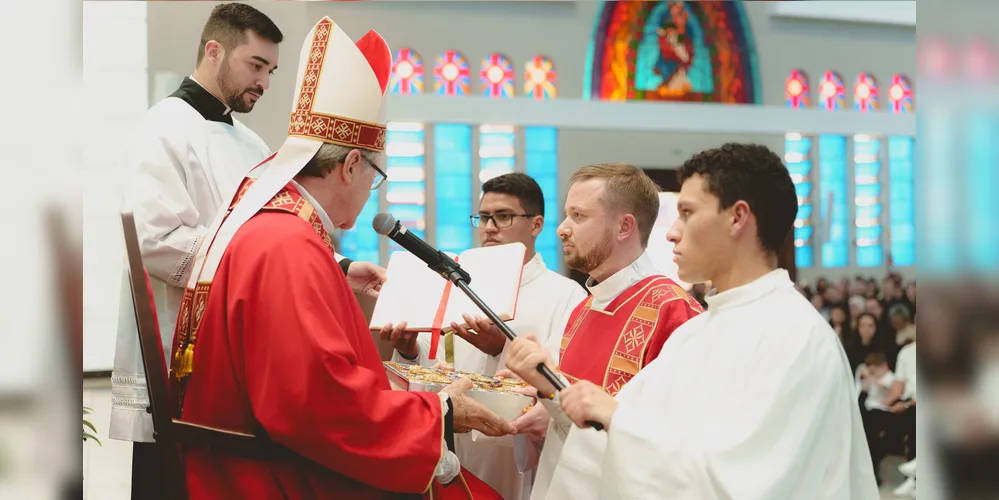 Cerimônia marca a consagração do diácono Iuri Nack Buss
