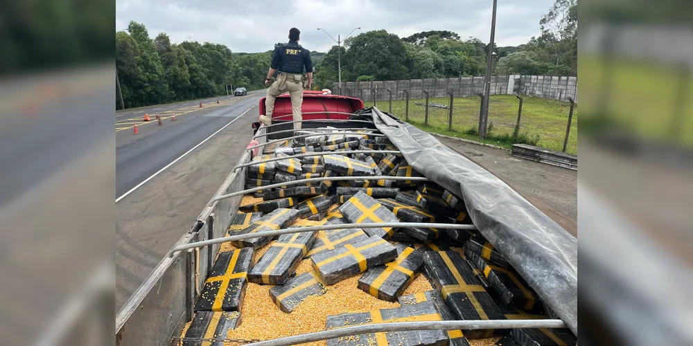 A apreensão das 2,5 toneladas de maconha ocorreu por volta das 14 horas