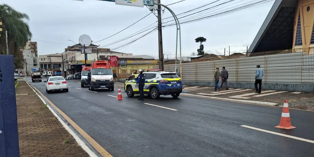 Pedestre foi socorrido e encaminhado ao hospital