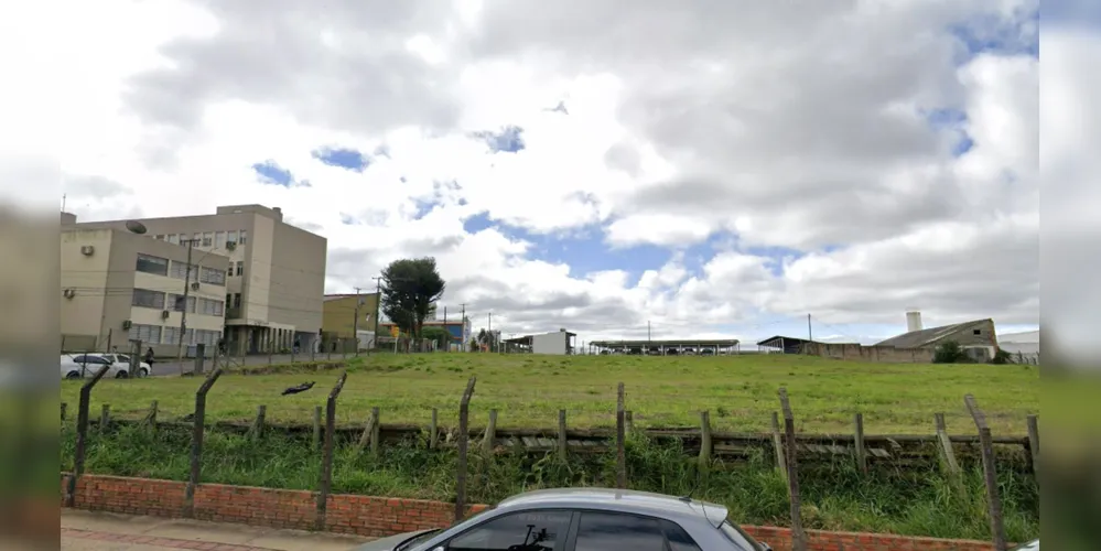 O empreendimento ficará localizado ao lado do Fórum Municipal