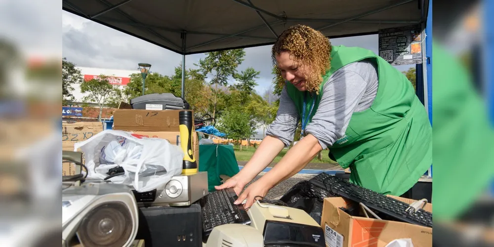 Durante os dois dias de ação, foram recebidos computadores, celulares, cabos, entre outros
