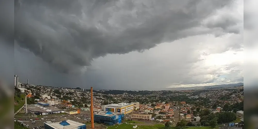 Pancadas de chuva devem iniciar na noite desse sábado