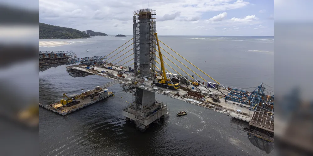 Guaratuba, 04 de dezembro de 2025 - Ponte que liga as cidades de Guaratuba e Matinhos.