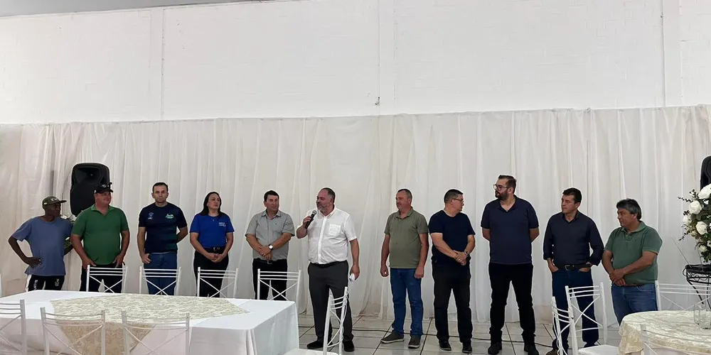 Prefeito Orli e deputado Artagão participaram de uma reunião com vereadores, secretários e lideranças do município