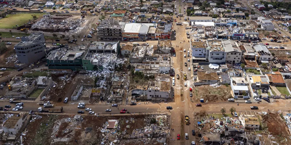 Rio Bonito do Iguaçu teve 90% de casas e prédios comerciais foram completamente destruídos