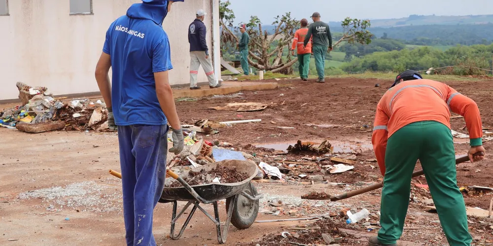 Para acelerar reconstrução, Polícia Penal coloca 89 presos para trabalhar em Rio Bonito do Iguaçu