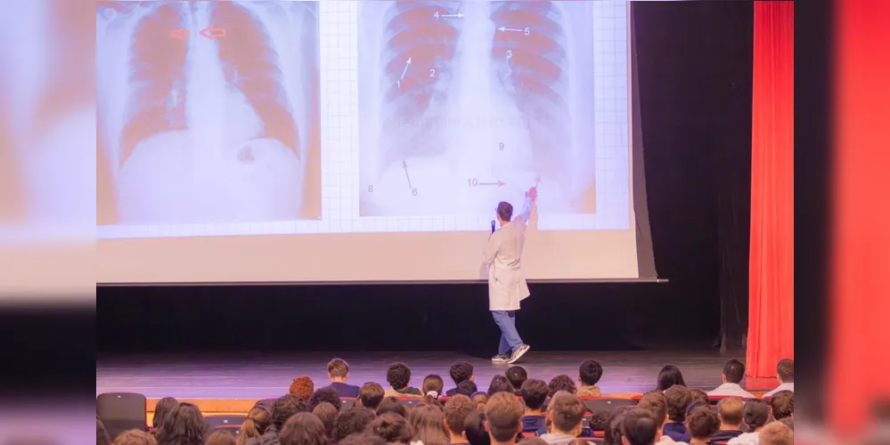 Os estudantes realizaram no mês de outubro e novembro, palestras e ações em diversas escolas da cidade, com objetivo de conscientizar os jovens sobre os males do vape