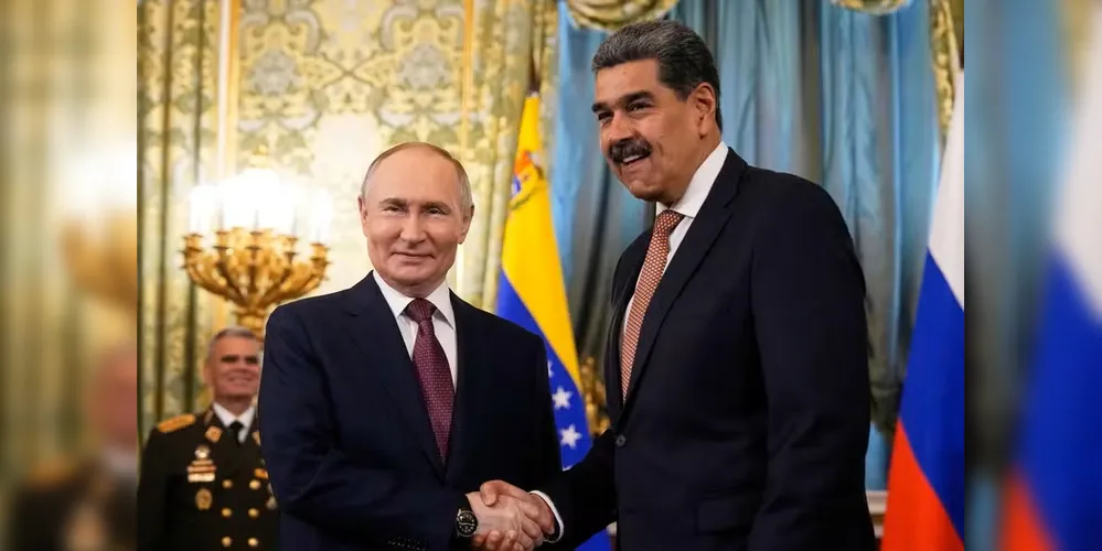 Vladimir Putin e Nicolás Maduro em reunião na Rússia em maio deste ano