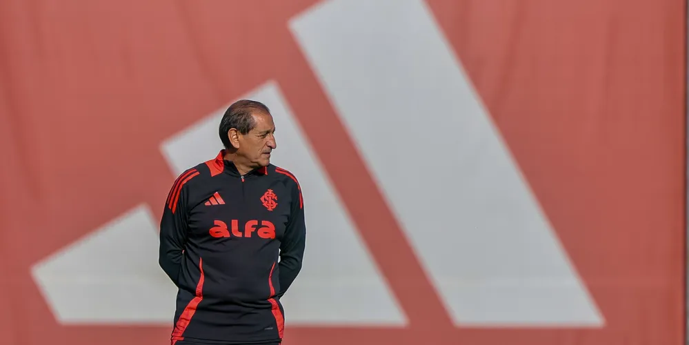 Ramón Díaz ficou no comando do Internacional por dois meses