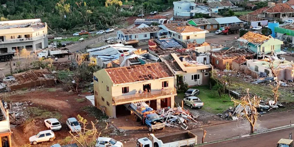 A cidade de Rio Bonito do Iguaçu teve 90% de sua estrutura atingida, informou o Governo do Paraná